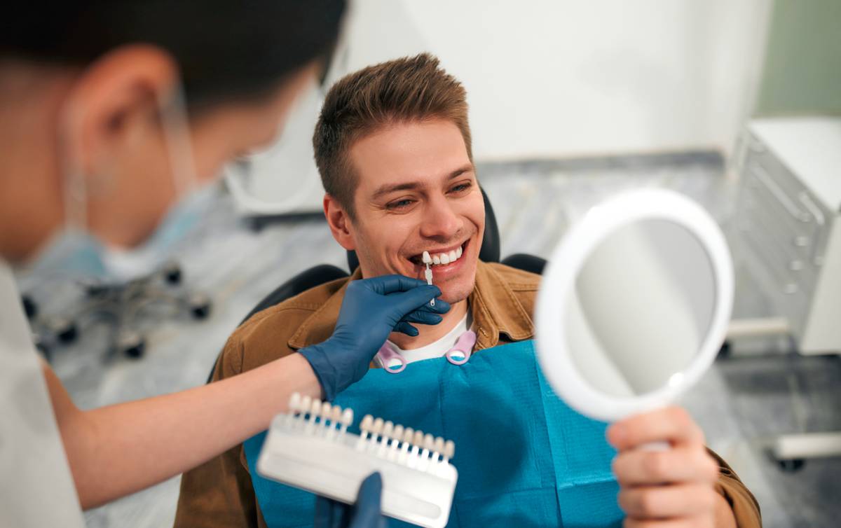 Natural-looking porcelain veneers, a fast and simple cosmetic dentistry procedure we offer in Elgin, TX.